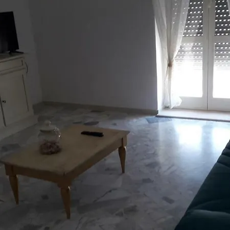 Felline House Apartment *